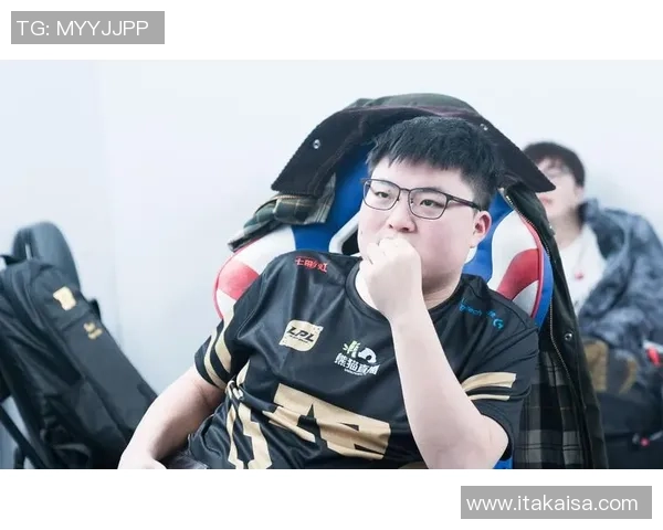 RNG在英雄联盟状态排名中创下新高展现强劲实力与团队默契